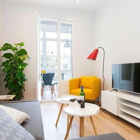 Perfectly Located 4bed 4bath In 3 1 * Barcelona