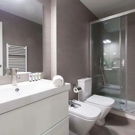 Apartamento Perfectly Located 4bed 4bath In 3 1 *