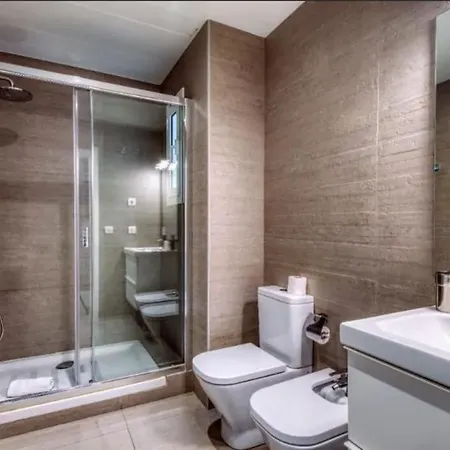 Apartamento Perfectly Located 4bed 4bath In 3 1 *