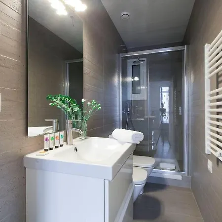 Perfectly Located 4bed 4bath In 3 1 Barcelona